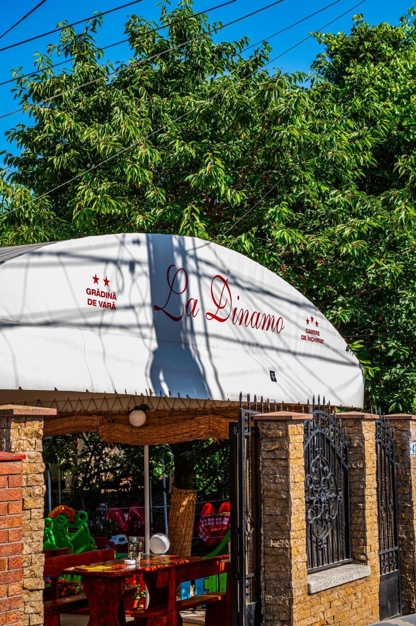 Casa La Dinamo Hotel Două Mai Exterior foto